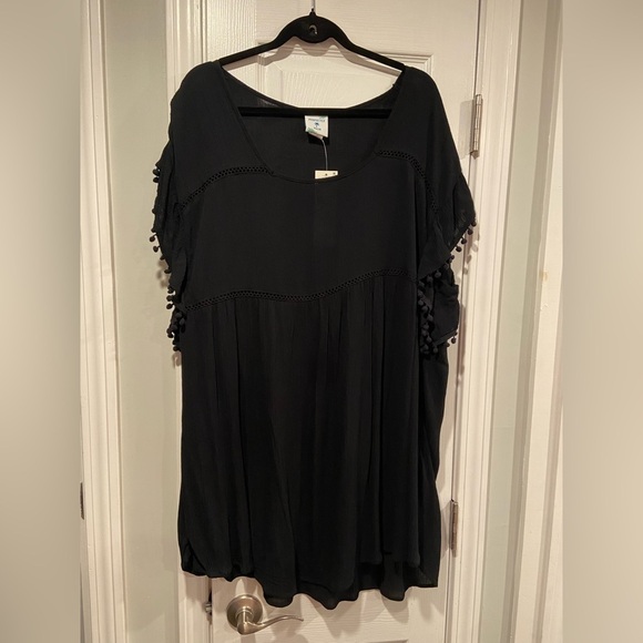 NWT Perfectly Palm Size M Black Flowy Pom Pom Sleeve Pullover Sundress Coverup - Picture 1 of 9